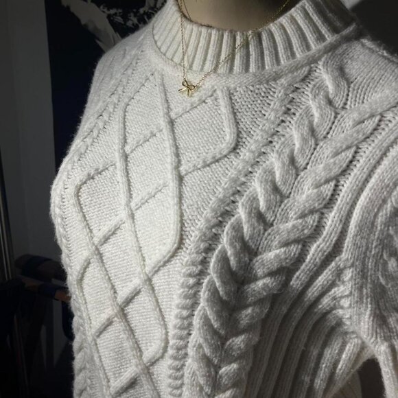 Tommy Hilfiger White Cable Knit Sweater – Fits Like Size S – Excellent Condition - Picture 4 of 5